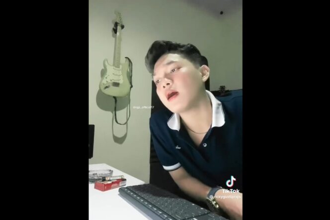 
 Nyanyikan Lagu ‘Terlalu’ Milik ST12, Ricky Gusti Praja Sukses Bikin Baper Netizen